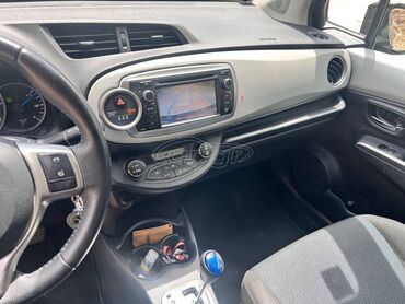 Toyota: Toyota Yaris: 1.5 l. | 2012 έ. Χάτσμπακ — 3
