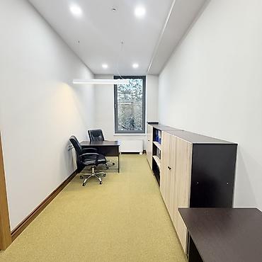 seven development: Сдаю Часть офиса: 100 м², В бизнес центре, С ремонтом, Первая линия, С отдельным санузлом, С системой безопасности — 7