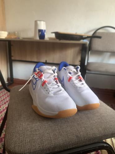 кроссовки мужские бу: Nike HV — мужские баскетбольные кроссовки - Размер: US 9 / UK 8 / EUR — 6