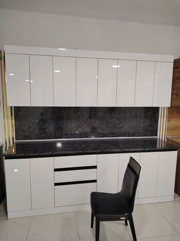 İnformatika: Mətbəx mebel dəstləri 1) Ağ parlaq modern xətt - Üst-üstə geniş şkaf