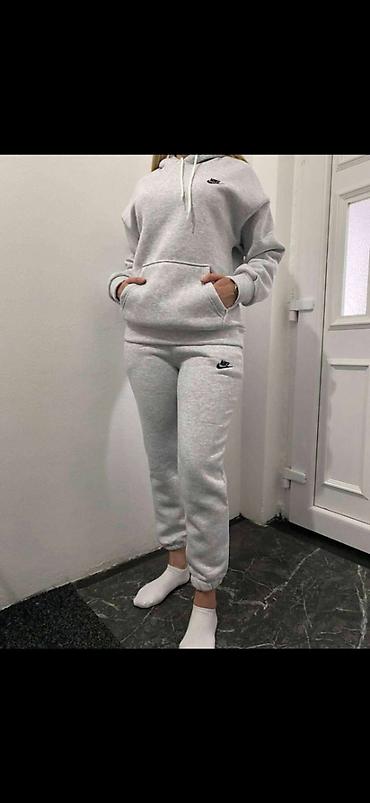 catwalk: Ženske deblje trenerke nove S,M,L,XL,XXL veličine za samo 3900 din
pb — 5