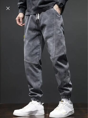 женские платья из замши: Kişi cins jogger şalvarı – tünd boz yuyulma rəngi ilə. - Material