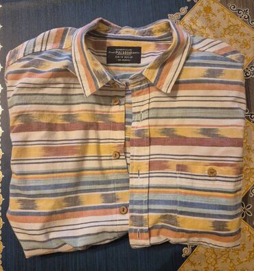 Köynəklər: Geyinilib. M razmer Pull Bear