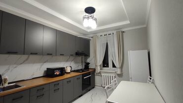 Посуточная аренда квартир: 3 комнаты, Душевая кабина, Постельное белье, Кондиционер — 12