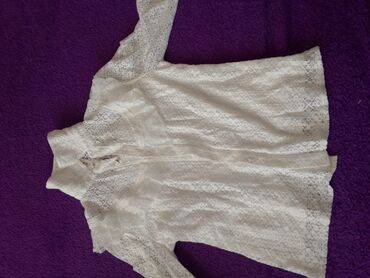 Dəstlər, kostyumlar: Paltarları geyinmirik və lazım olmadığı üçün bura elan qoyuram. Qiymət — 4