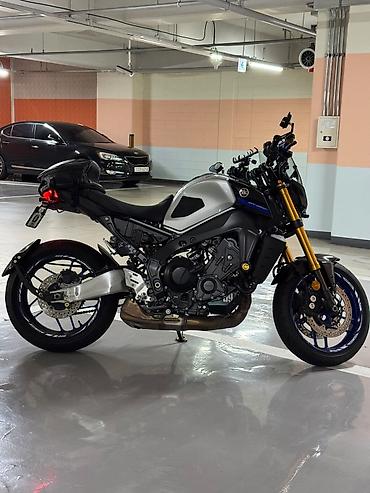 Yamaha MT‑09 SP (поколение с USD-вилкой золотого цвета) - Класс