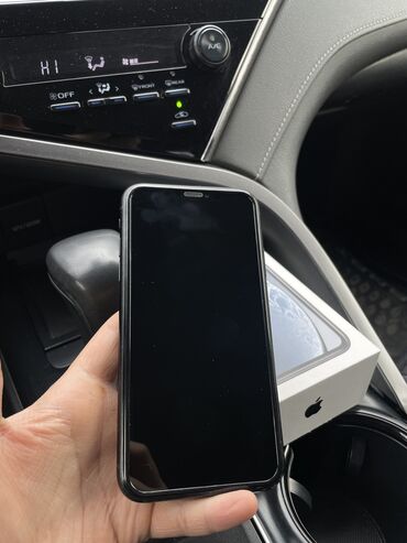 hella black: IPhone Xr | Б/у | 64 ГБ Jet Black | Защитное стекло, Коробка