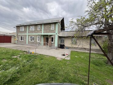 дом с времянкой: Дом, 100 м², 4 комнаты, Собственник, Старый ремонт