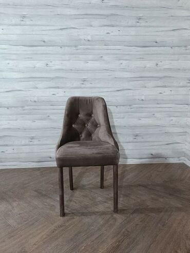 Stolice: 🔹Model stolice - Foteljica dugme
💸Cena 70€ — 19