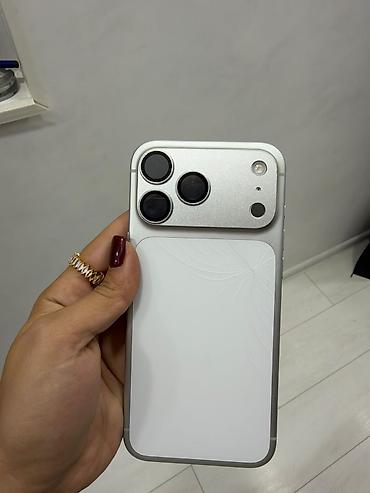 iphone 17 satilir: 512 yaddaw 💯 Faiz pil 250 devr sayı. arxa wuwesinde çat var deyə ucuz — 6