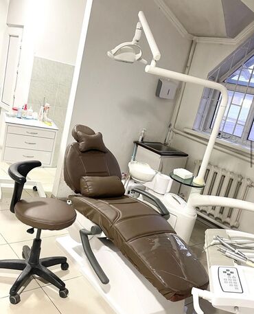 стоматологическая мебель: Стоматологическое оборудование В отличном состоянии Под чехлом цвет