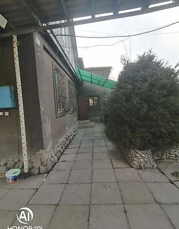 Продажа коттеджей и домов: 🔷 Продаётся дом + участок в районе рынка Баят 🔷 Цена — 10 500 000 сом — 10