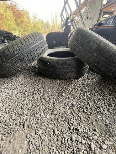 продаю связи с переездом: Зимние шины 215/60 R16 95Q — комплект из 3шт. Почти новые проездили
