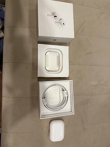 чехлы на аирподс 2: Б/у Беспроводные (Bluetooth) Наушники, Apple, цвет - Белый — 1
