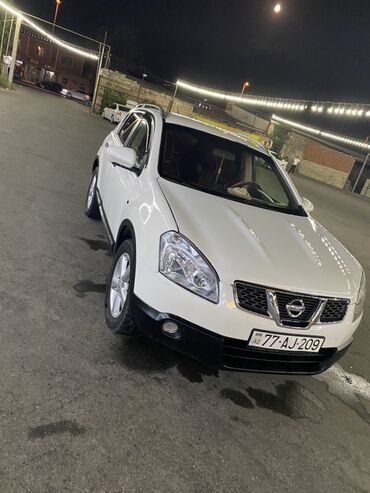 Yağlar və avtokimyəvi maddələr: Nissan Qashqai, ağ rəng, 5 qapılı kompakt krossover. Xüsusiyyətlər və