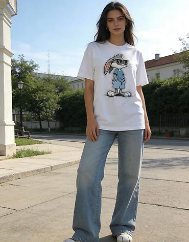 Majice kratkih rukava: Majice 
S M L 
Cena 2000 din — 2