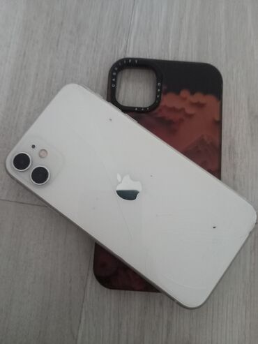 Apple iPhone: IPhone 11, Б/у, 64 ГБ, Чехол, 76 %