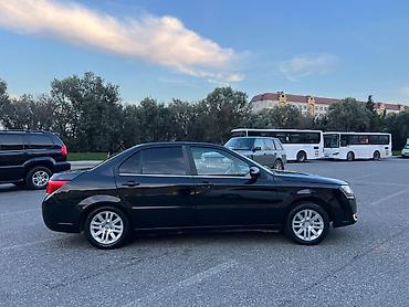 LIFAN: LIFAN Cebrium (720): 1.7 l | 2019 il 102000 km Sedan — 5