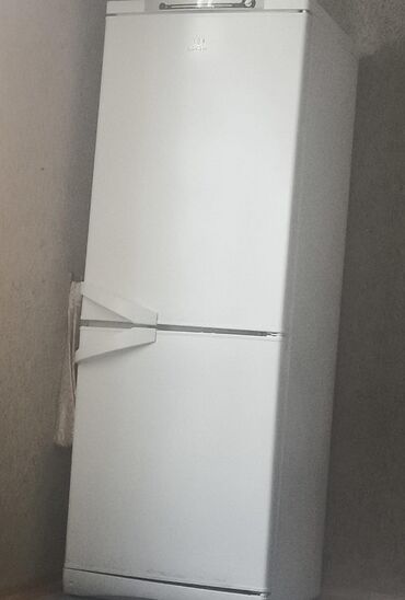 Divanlar: 2 qapılı Indesit Soyuducu Satılır
