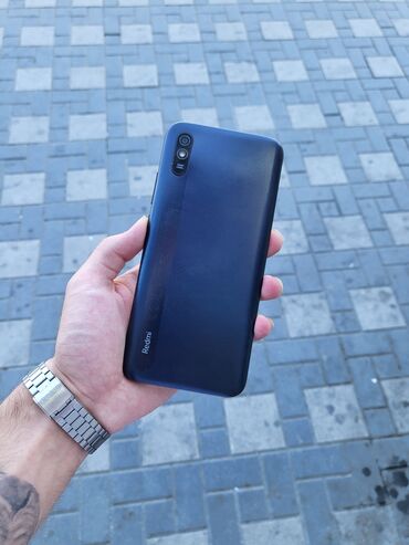 70 manata telfonlar: Xiaomi Redmi 9A, 32 ГБ, цвет - Черный, 
 Кнопочный