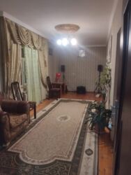 Uzunmüddətli kirayə mənzillər: Tecili Ramani Savxoz da Yola yaxin 3 otaqli temirli Adelni heyet evi — 3