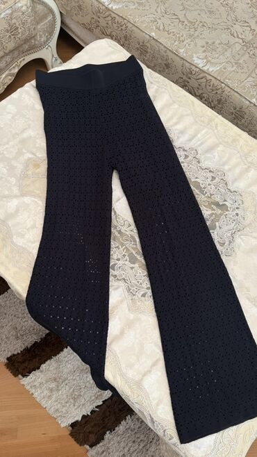 Women's Pants: Qara rəngli qadın şalvar - Model: geniş ətəkli, düz kəsim - Parça