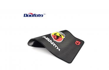 Tuning oprema: ABARTH gumena neklizajuća podloga. Dimenzije 13*20cm. Samo se — 2