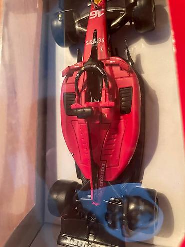 Игрушки: Новые металлические модели автомобилей коллекционные 1:43 Ferrari — 14