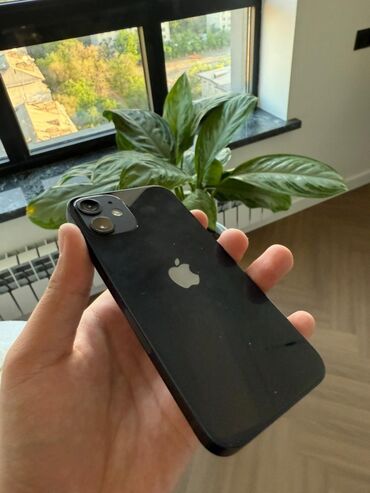 Apple iPhone: IPhone 12 mini, Б/у, 128 ГБ, Jet Black, Защитное стекло, 78 %