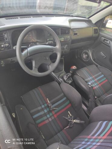 сидения на гольф: Volkswagen Golf: 1994 г., 1.8 л, Механика, Бензин, Купе