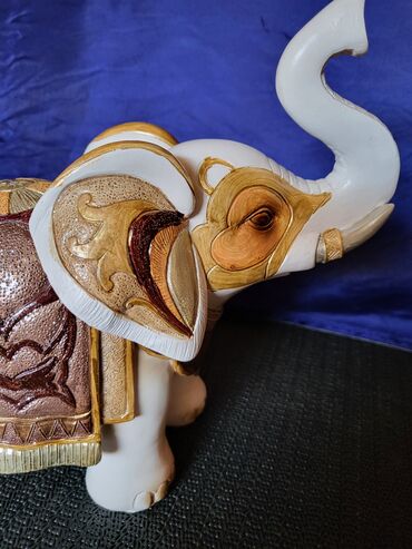 Figure: Figura, bоја - Šareno, Novo — 10