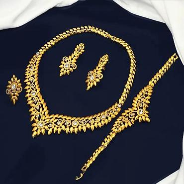 Setovi nakita: 2200 — 16