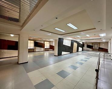 Кеңселерди сатуу 275 м², Ремонту бар, Көп кабаттуу имарат, 1 кабат