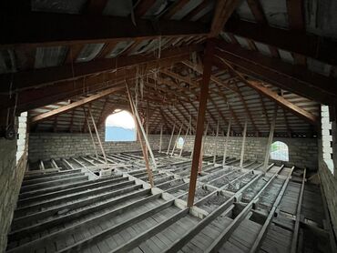 Həyət evləri və villaların satışı: 8 otaq, 376 kv. m, Təmirsiz — 25