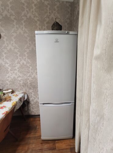 горение бытовая техника: Муздаткыч Indesit, Колдонулган, Эки камералуу, 60 * 180 *