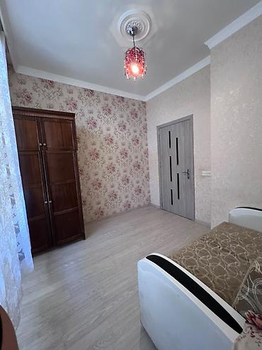 binədə ev: Yeni tikili 7 mərtəbəli binanın 4 cü mərtəbəsində 42 kv metr sahəsi — 5