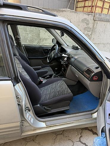 Subaru: Subaru Forester: 2001 г., 2 л, Механика, Бензин, Универсал — 4