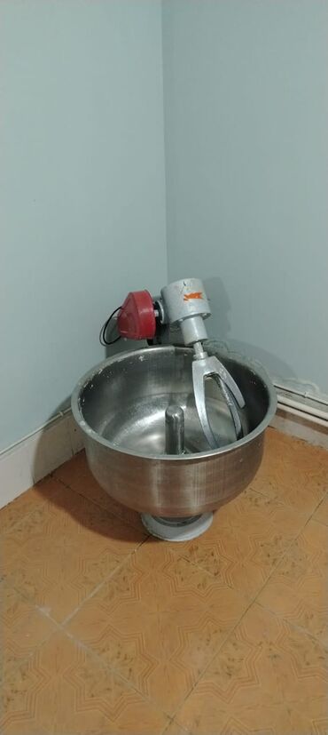 Digər kommersiya daşınmaz əmlakı: İcareye verilir,avadanliq ilə birlikdə ayliq ödəniş 800azn -da lalafo.az — 3 Digər kommersiya daşınmaz əmlakı: İcareye verilir,avadanliq ilə birlikdə ayliq ödəniş 800azn — 3