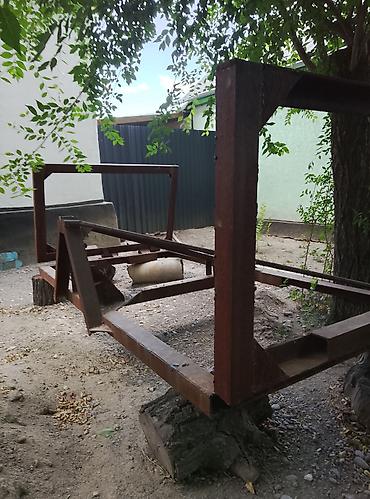 оборотный плук: Плуг навесной 3‑корпусный + рама под прицеп/тележку Описание: - — 4