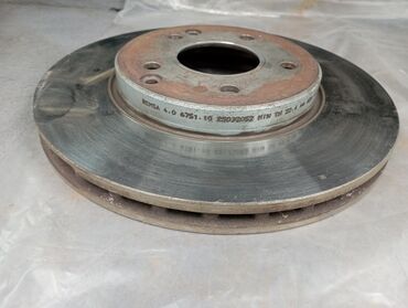 Другие детали ходовой части: Тормозной диск, передний Мерс 202, 2 шт,4 тыс сом,сост отл
