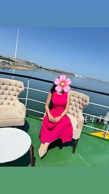 mango canta: Rəng: parlaq fuksiya/çəhrayı Model: qolsuz, yuvarlaq yaxalı, beldən — 1