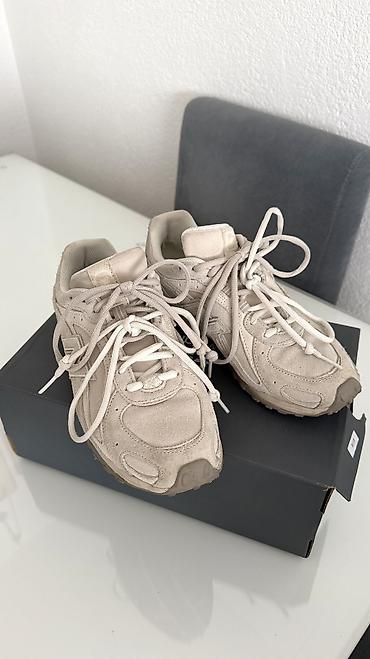 ivet.rs obuca: New Balance patike – model u bež/peščanoj nijansi - Silueta — 2