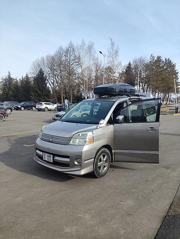 Toyota: Toyota Voxy: 2006 г., 2 л, Вариатор, Бензин, Минивэн — 1