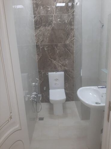 Uzunmüddətli kirayə mənzillər: Dəniz mənzərəli mənzil – tam mebelli və texnikalı - Geniş vitrajlı — 9