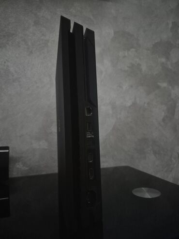 PS4 (Sony Playstation 4): Satılır. Nasazlığı yoxdur. Tam işləkdir. Klub malı olmayıb. plombu — 3