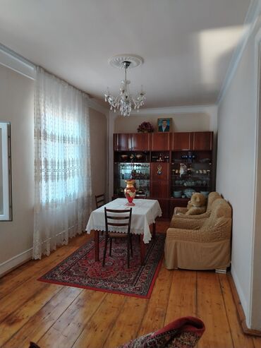 Həyət evləri və villaların satışı: 4 otaqlı, 111 kv. m, Kredit yoxdur, Orta təmir — 8
