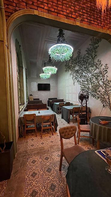bakıda kabinetli restoranlar: Xirdalanda mərkəzi ərazisində parkin yaxinliğinda 400 kv tam əşyali — 4