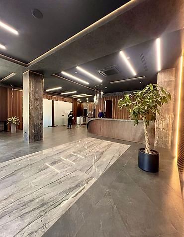Коммерциялык мүлк: Кеңселерди сатуу 1700 м², Ремонту бар, Бизнес борбор, 1 кабат — 2