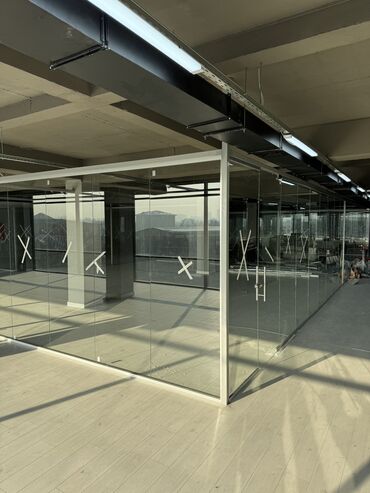 Офисы: Сдаём офисы в аренду. Адрес: Касымалы Баялинова 157. 3 этаж — 3