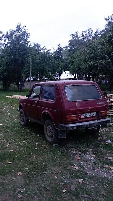 урус машина: ВАЗ (ЛАДА) 2121 (4x4): 1998 г., 1.7 л, Кол менен иштөөчү, Бензин, Жол тандабас — 3